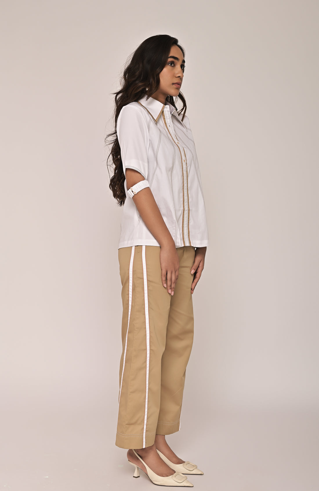 Sunshine Coord (White and Beige)