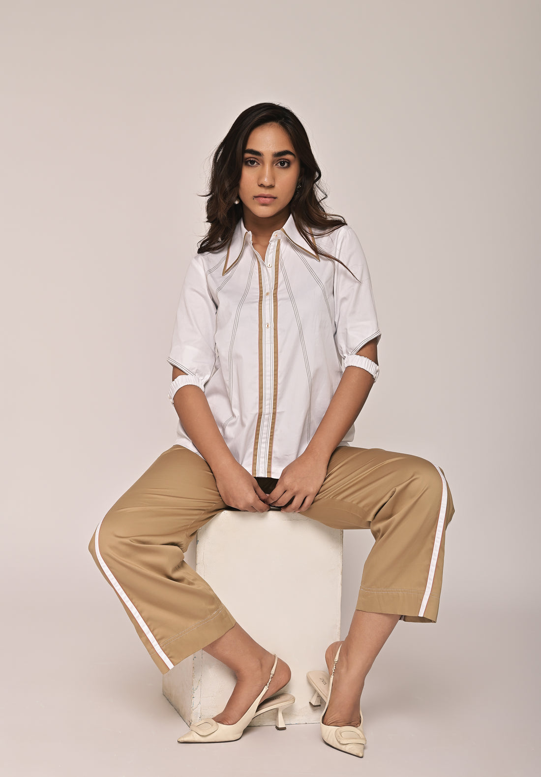 Sunshine Coord (White and Beige)